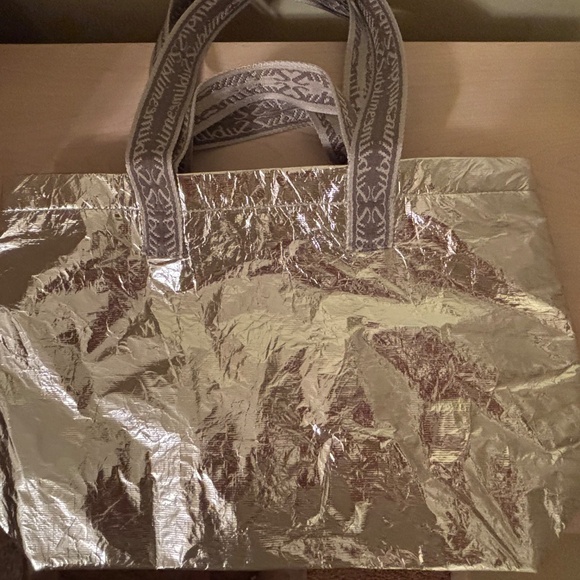 Holiday Sale! New Tory Burch Silver Tote Bag w/ Snap Closure - Picture 4 of 4